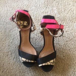 Just Fab!!🔥🔥Hot Pink/black/snakeskin  Platform